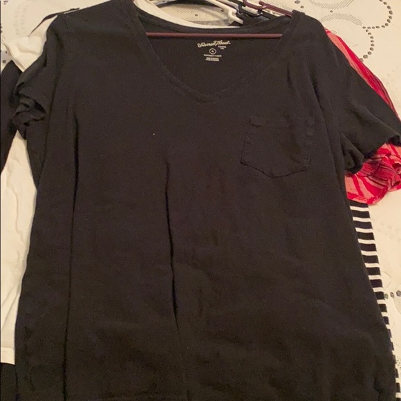 Tops - Picture 4 of 8